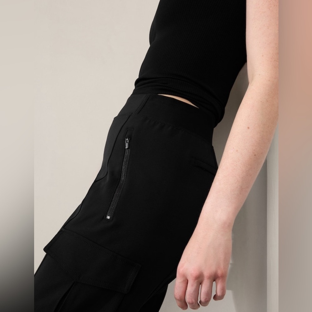 NWT Athleta Women’s Endless Cargo Black Pants size 14. - Picture 4 of 12